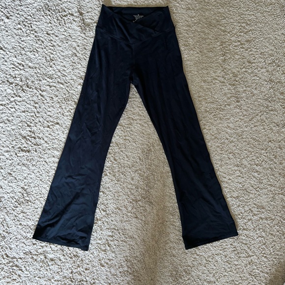 TRENDY BLACK LEGGINGS - Picture 5 of 5